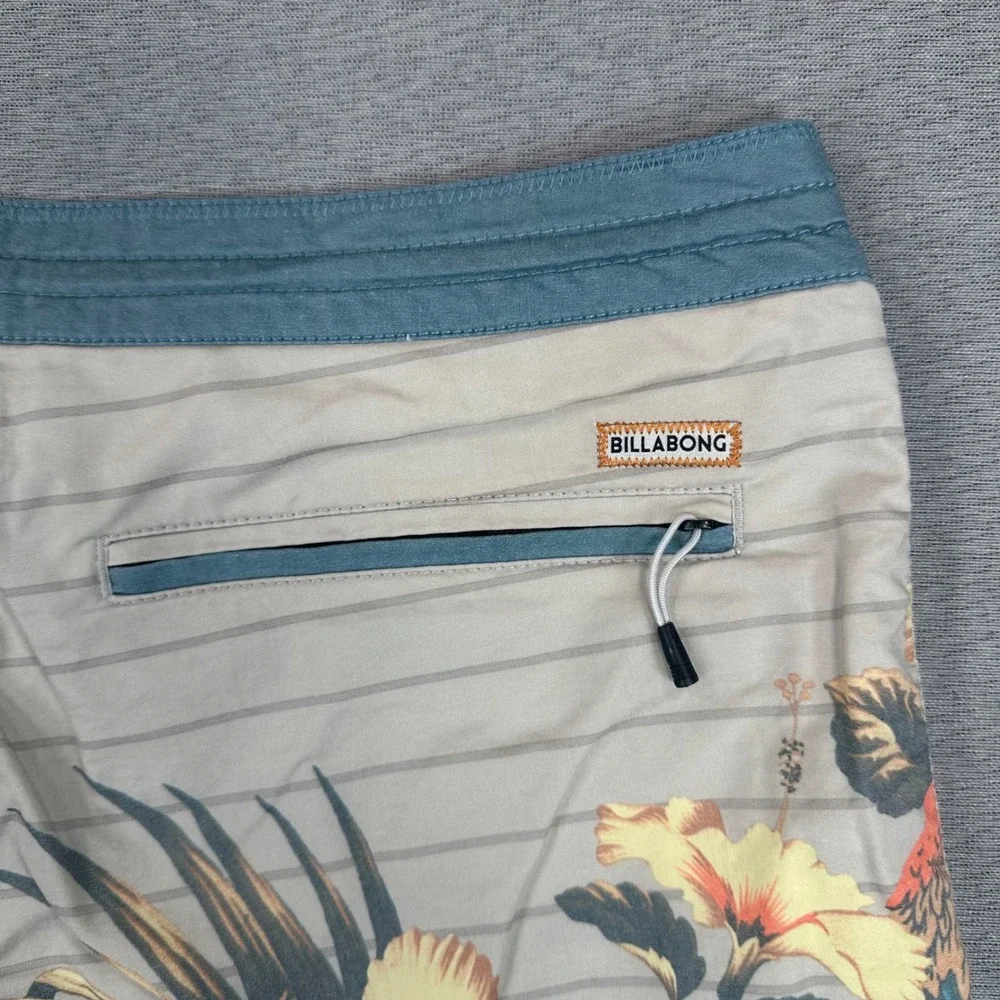 Billabong Lo Tides Spinner Board Shorts Mens 33 Beige Floral Parrot AOP Surf